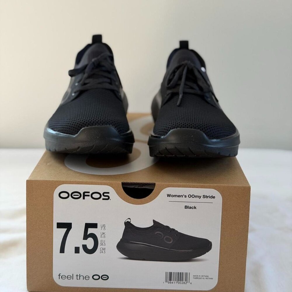 NEW Women's Black Lightweight Slip-On Athletic Sneakers - Picture 7 of 9